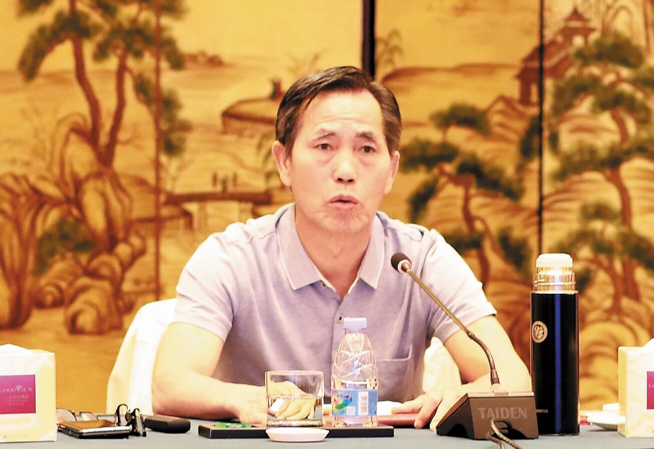 總裁講話.jpg
